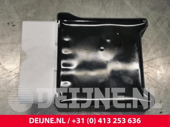 Usagé Module pompe carburant Volvo XC40 (XZ) 1.5 T4 Plug-in Hybrid 12V Prix € 75,00 Règlement à la marge proposé par van Deijne Onderdelen Uden B.V.