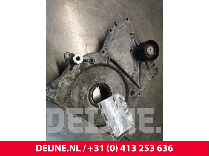 Usagé Couvercle de distribution Mercedes Vito Prix € 72,60 Prix TTC proposé par van Deijne Onderdelen Uden B.V.