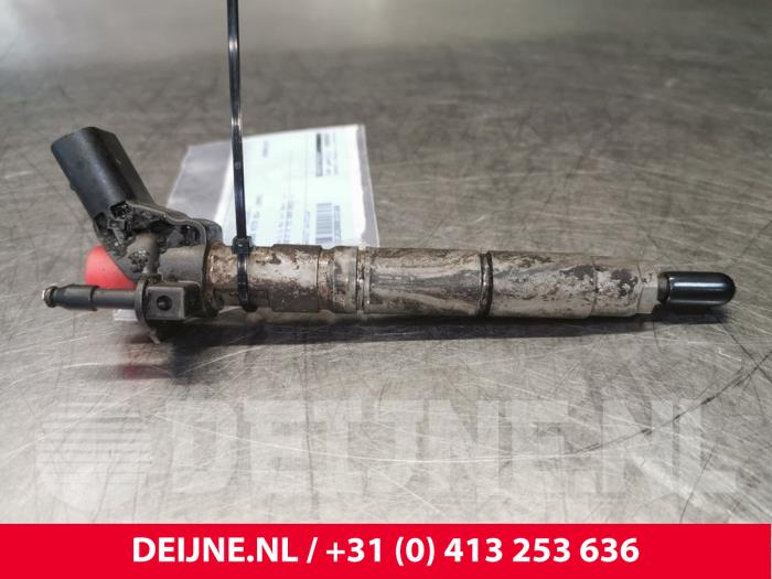 Usagé Injecteurs Mercedes Vito Prix € 90,75 Prix TTC proposé par van Deijne Onderdelen Uden B.V.