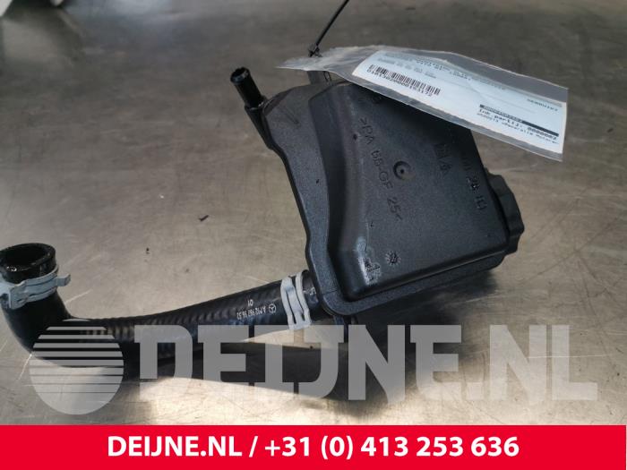 Mercedes Vito Power steering fluid reservoirs stock