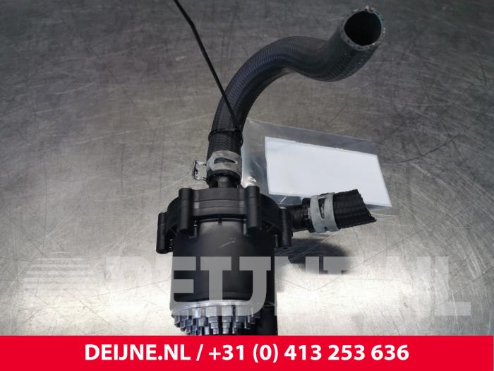 Begagnade Vattenpump Tesla Model S 75D Pris € 90,75 Inklusive moms erbjuds av van Deijne Onderdelen Uden B.V.