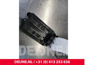 Used Radar sensor Tesla Model S 75D Price € 151,25 Inclusive VAT offered by van Deijne Onderdelen Uden B.V.