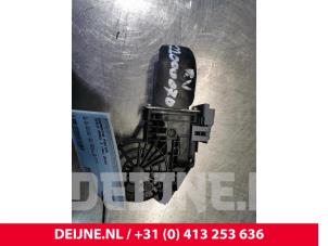 Gebrauchte Fenstermotor Tür Tesla Model S 75D Preis € 48,40 Mit Mehrwertsteuer angeboten von van Deijne Onderdelen Uden B.V.