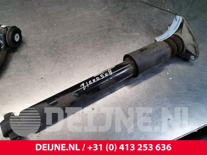 Rear shock absorber, right from a BMW 3 serie Touring (F31) 320i 2.0 16V 2013