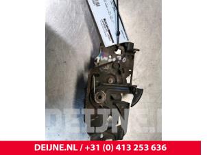 Used Bonnet lock mechanism Tesla Model S 75D Price € 42,35 Inclusive VAT offered by van Deijne Onderdelen Uden B.V.