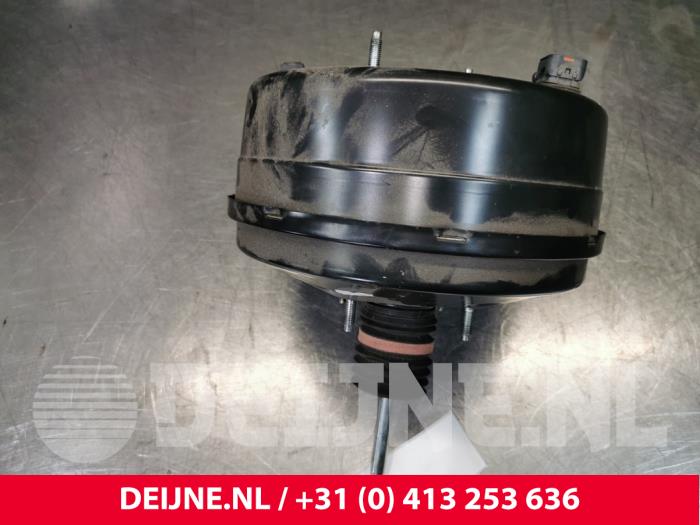 Usagé Assistant de freinage Mercedes eSprinter 3,5t (907.6/910.6) eSprinter 41/55 kWh Prix € 242,00 Prix TTC proposé par van Deijne Onderdelen Uden B.V.