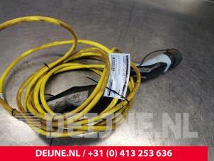 Used Charching cable electric car Volkswagen Passat (3G2) 1.4 GTE Hybrid 16V Price € 150,00 Margin scheme offered by van Deijne Onderdelen Uden B.V.