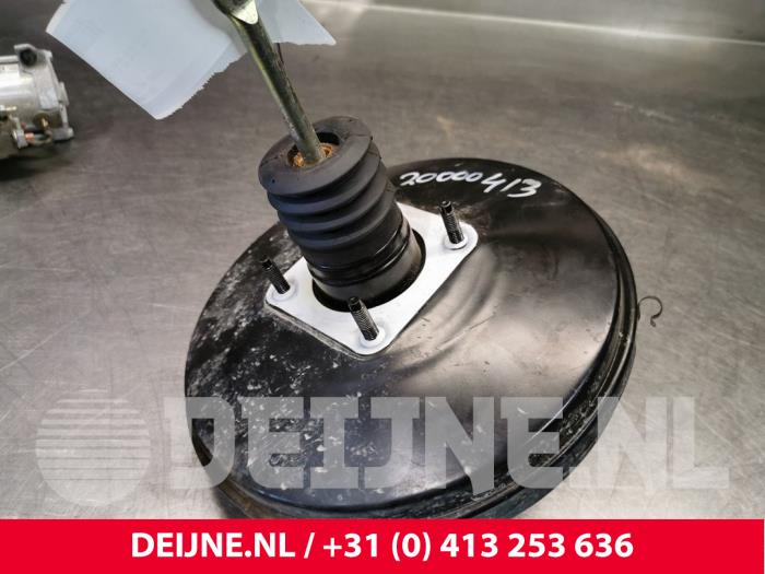 Usagé Assistant de freinage Volvo V70 (GW/LW/LZ) 2.4 20V Prix € 75,00 Règlement à la marge proposé par van Deijne Onderdelen Uden B.V.
