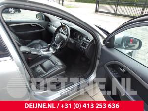 Used Seat, left Volvo V70 (BW) 1.6 DRIVe,D2 Price on request offered by van Deijne Onderdelen Uden B.V.