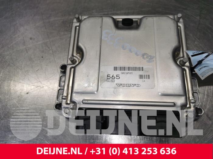 Used Engine management computer Volvo V40 (VW) 1.9 D Price € 175,00 Margin scheme offered by van Deijne Onderdelen Uden B.V.