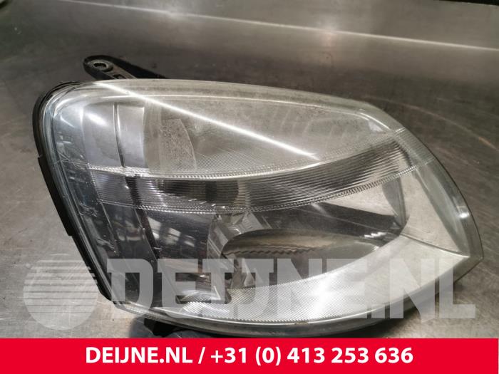 Używane Reflektor prawy Citroen Berlingo Cinqspace, Multispace 1.6 16V Cena € 42,35 Z VAT oferowane przez van Deijne Onderdelen Uden B.V.