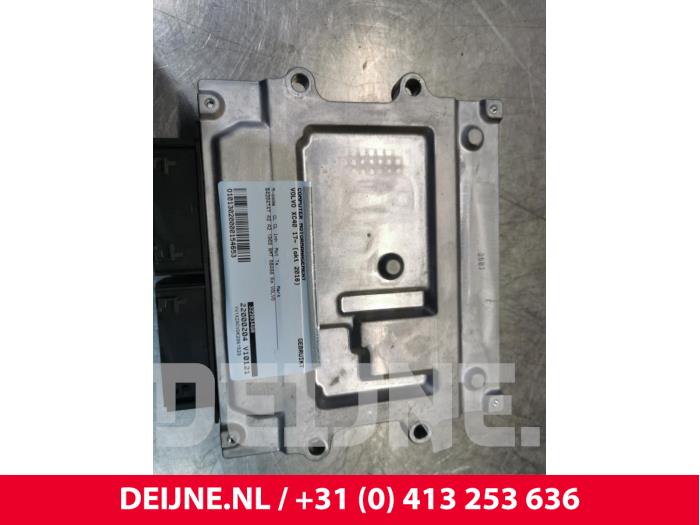 Used Engine management computer Volvo XC40 (XZ) 2.0 T4 Geartronic 16V Price € 200,00 Margin scheme offered by van Deijne Onderdelen Uden B.V.