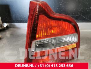 Używane Tylne swiatlo pozycyjne prawe Volvo S80 (TR/TS) 2.4 SE 20V 170 Cena € 50,00 Procedura marży oferowane przez van Deijne Onderdelen Uden B.V.