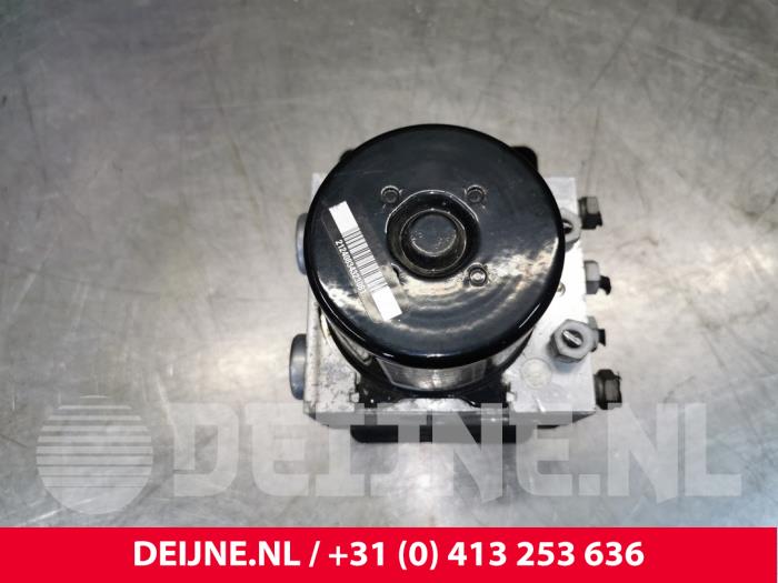 Używane Pompa ABS Volvo S80 (AR/AS) 2.4 D 20V Cena € 70,00 Procedura marży oferowane przez van Deijne Onderdelen Uden B.V.