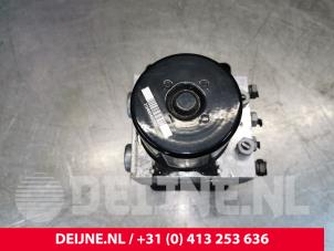Używane Pompa ABS Volvo S80 (AR/AS) 2.4 D 20V Cena € 120,00 Procedura marży oferowane przez van Deijne Onderdelen Uden B.V.