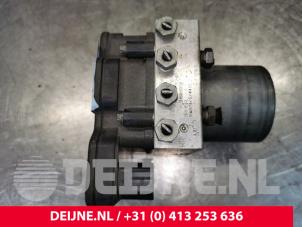 Używane Pompa ABS Volvo XC40 (XZ) 2.0 T4 Geartronic 16V Cena € 275,00 Procedura marży oferowane przez van Deijne Onderdelen Uden B.V.