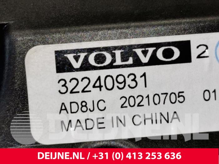 Schaltung van een Volvo XC60 II (UZ) 2.0 B4 16V AWD 2022
