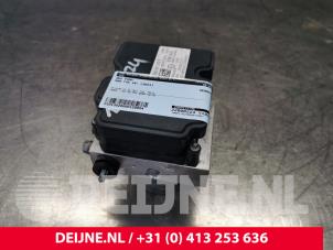 Używane Pompa ABS MAN TGE 2.0 TDI RWD Cena € 302,50 Z VAT oferowane przez van Deijne Onderdelen Uden B.V.