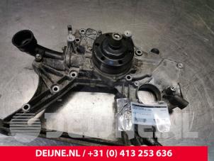 Używane Wspornik pradnicy górny Mercedes Sprinter 3,5t (906.63) 313 CDI 16V 4x4 Cena € 48,40 Z VAT oferowane przez van Deijne Onderdelen Uden B.V.