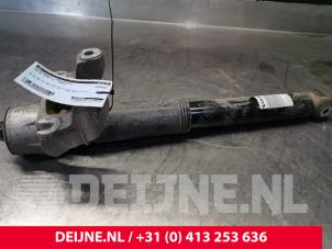 Used Rear shock absorber, left Volvo XC60 II (UZ) 2.0 B4 16V AWD Price € 100,00 Margin scheme offered by van Deijne Onderdelen Uden B.V.