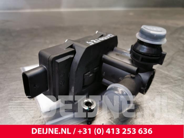 Electric heater valve Volvo XC60 II 2.0 B4 16V AWD 32249863