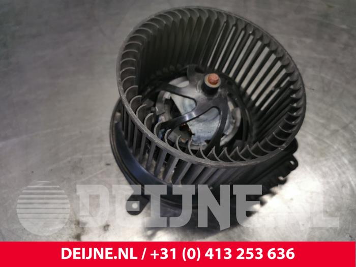 Motor de ventilador de calefactor de un Volkswagen LT II 2.5 TDi LWB 2000