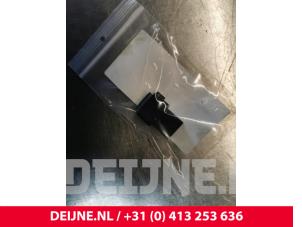 Usagé Connexion USB Volvo S60 II (FS) 2.0 D2 16V Prix € 25,00 Règlement à la marge proposé par van Deijne Onderdelen Uden B.V.
