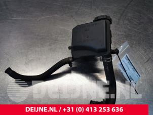 Used Power steering fluid reservoir Mercedes Sprinter 3,5t (906.63) 318 CDI 24V Price on request offered by van Deijne Onderdelen Uden B.V.