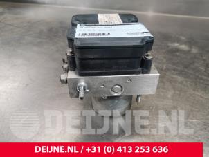 Used ABS pump Volkswagen Crafter (SY) 2.0 TDI Price € 302,50 Inclusive VAT offered by van Deijne Onderdelen Uden B.V.