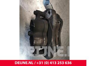 Used Front brake calliper, left Volkswagen Crafter (SY) 2.0 TDI Price € 60,50 Inclusive VAT offered by van Deijne Onderdelen Uden B.V.
