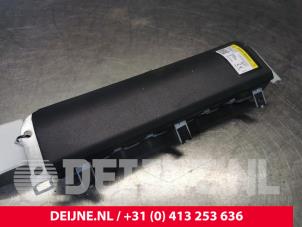 Usados Airbag de rodilla izquierda Volvo XC40 (XZ) 2.0 B4 16V Mild Hybrid Geartronic AWD Precio € 350,00 Norma de margen ofrecido por van Deijne Onderdelen Uden B.V.