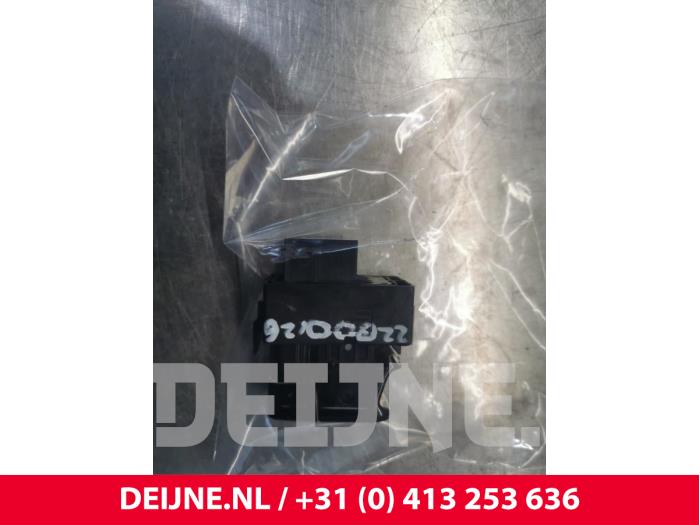 Gebrauchte Handbremse Schalter Volvo XC40 (XZ) 2.0 B4 16V Mild Hybrid Geartronic AWD Preis € 45,00 Margenregelung angeboten von van Deijne Onderdelen Uden B.V.
