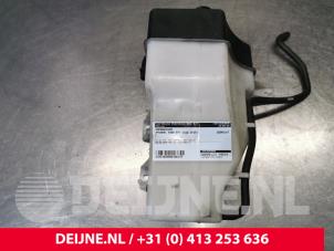 Gebrauchte Ausgleichsbehälter Hyundai H-300 2.5 CRDi Preis auf Anfrage angeboten von van Deijne Onderdelen Uden B.V.