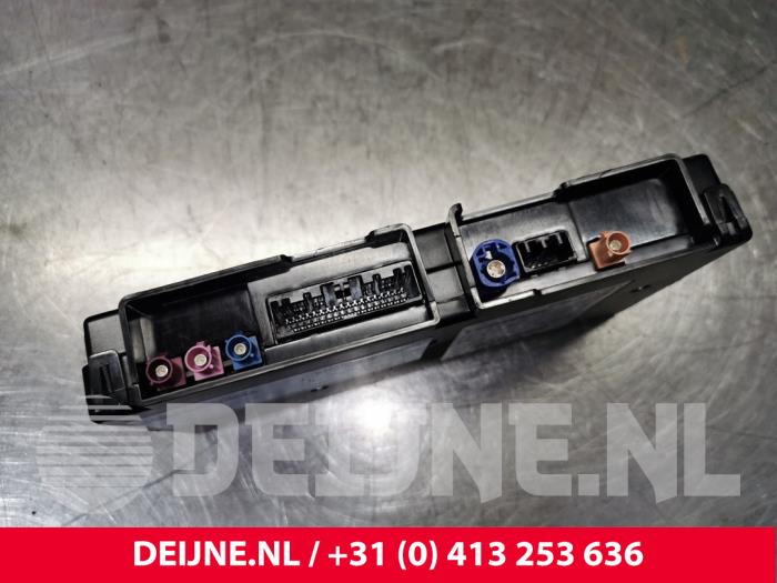 VCM (module) Volvo XC40 1.5 T3 Plug-in Hybrid 12V - 32334157