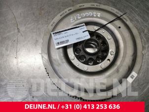 Used Starter ring gear Volvo XC40 (XZ) 1.5 T3 Plug-in Hybrid 12V Price on request offered by van Deijne Onderdelen Uden B.V.