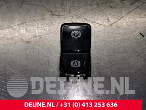 Usagé Commutateur frein à main Volvo XC40 (XZ) 1.5 T3 Twin Engine 12V Prix € 45,00 Règlement à la marge proposé par van Deijne Onderdelen Uden B.V.