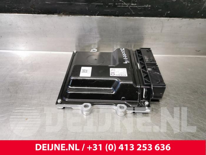 Used Engine management computer Volvo V60 I (FW/GW) 2.0 D4 16V Price € 100,00 Margin scheme offered by van Deijne Onderdelen Uden B.V.