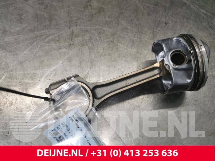 Usados Pistón Ford Transit Courier 1.0 Ti-VCT EcoBoost 12V Precio € 30,25 IVA incluido ofrecido por van Deijne Onderdelen Uden B.V.