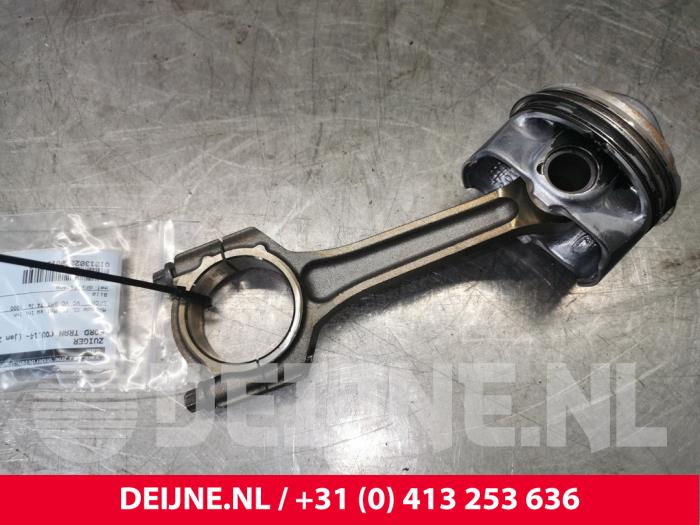 Usados Pistón Ford Transit Courier 1.0 Ti-VCT EcoBoost 12V Precio € 30,25 IVA incluido ofrecido por van Deijne Onderdelen Uden B.V.