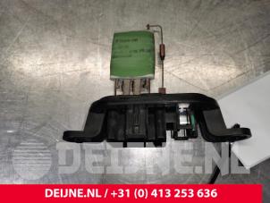 Używane Opornik nagrzewnicy Opel Movano 2.3 CDTi 16V FWD Cena € 12,10 Z VAT oferowane przez van Deijne Onderdelen Uden B.V.