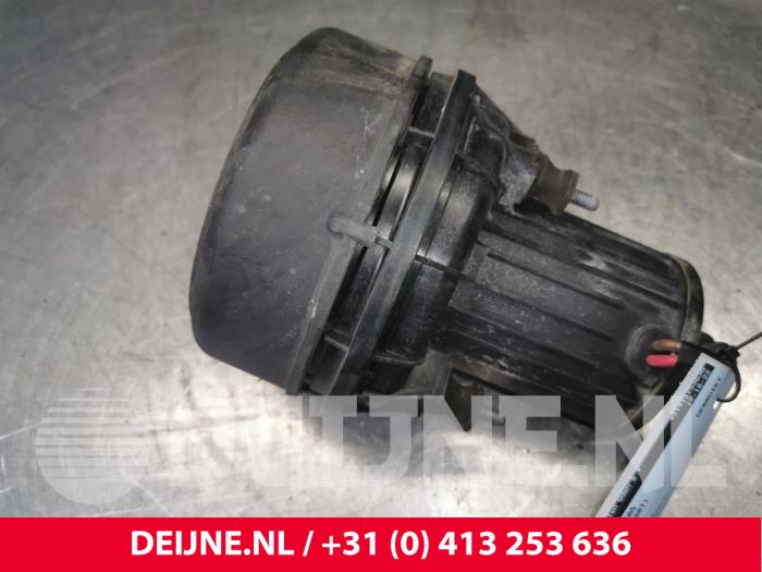 Używane Pompa gazów spalinowych Audi R8 (422/423) 4.2 V8 32V FSI Quattro Cena € 125,00 Procedura marży oferowane przez van Deijne Onderdelen Uden B.V.