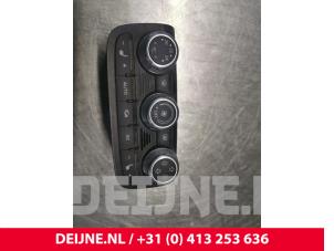 Używane Panel sterowania nagrzewnicy Audi R8 (422/423) 4.2 V8 32V FSI Cena € 325,00 Procedura marży oferowane przez van Deijne Onderdelen Uden B.V.
