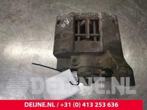 Used Rear brake calliper, right Audi R8 (422/423) 4.2 V8 32V FSI Price € 250,00 Margin scheme offered by van Deijne Onderdelen Uden B.V.