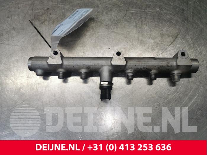 Usagé Système d'injection Hyundai H300 Prix € 96,80 Prix TTC proposé par van Deijne Onderdelen Uden B.V.