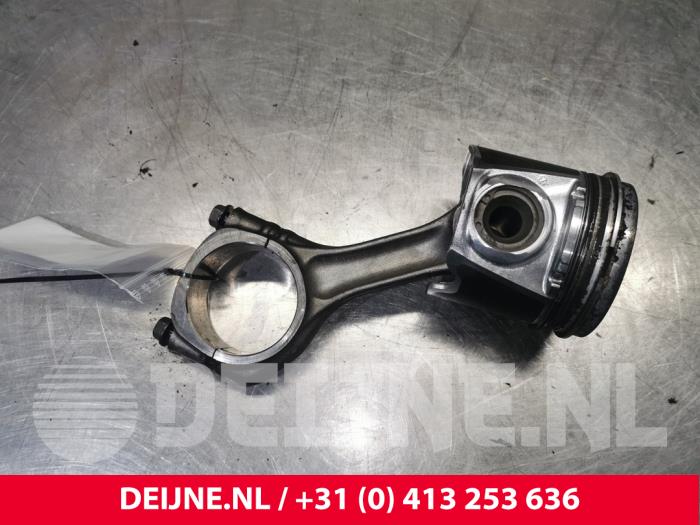 Usados Pistón Mitsubishi Canter 3.0 Di-D 16V 413 Precio € 151,25 IVA incluido ofrecido por van Deijne Onderdelen Uden B.V.