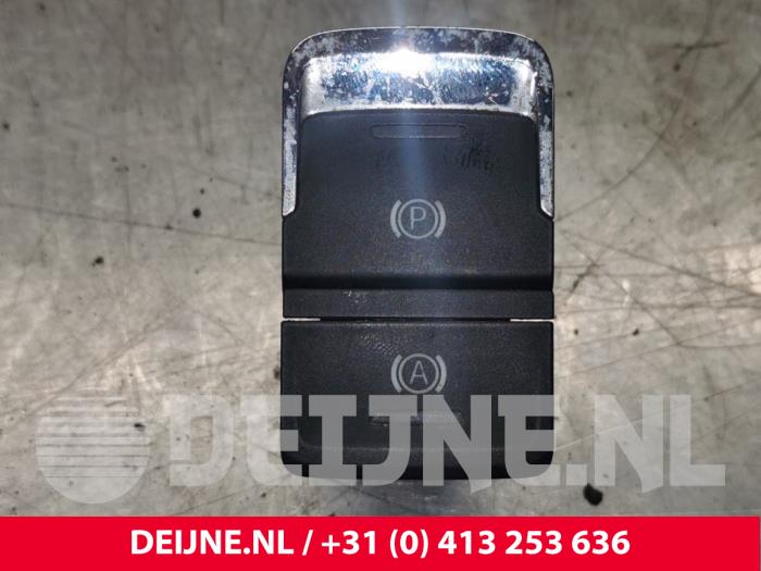 Gebrauchte Handbremse Schalter Seat Leon SC (5FC) 2.0 TDI FR 16V Preis € 14,00 Margenregelung angeboten von van Deijne Onderdelen Uden B.V.