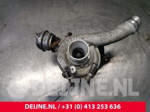 Usagé Turbo Opel Vivaro 2.5 CDTI DPF Prix € 272,25 Prix TTC proposé par van Deijne Onderdelen Uden B.V.