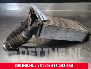 Używane Chlodnica miedzystopniowa Citroen Berlingo 1.6 BlueHDI 100 Cena € 72,60 Z VAT oferowane przez van Deijne Onderdelen Uden B.V.