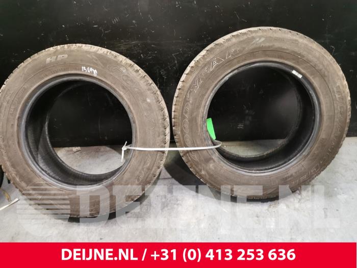 Tyre with tyre size 235/65/17 - GOODYEAR