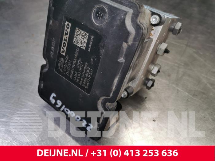 Usagé Pompe ABS Volvo XC60 I (DZ) 3.0 T6 24V AWD Prix € 65,00 Règlement à la marge proposé par van Deijne Onderdelen Uden B.V.